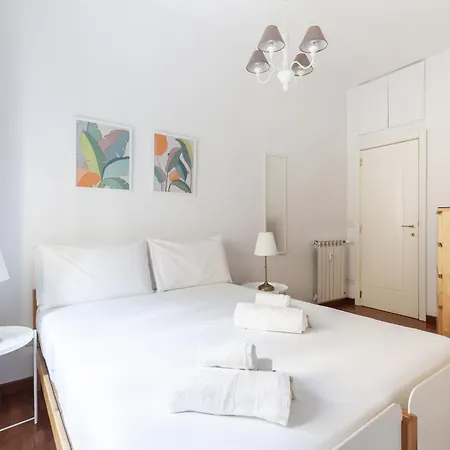 Hostly - Trieste Рим