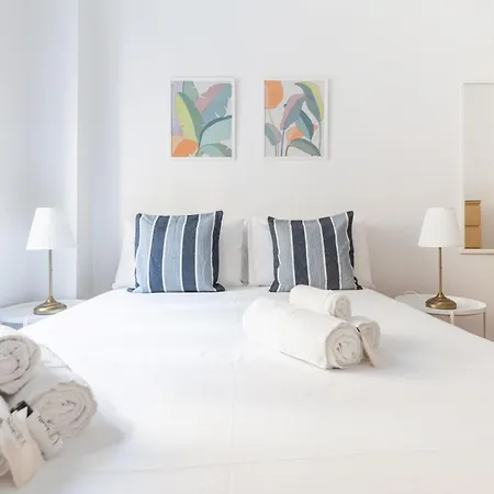 Hostly - Trieste Рим